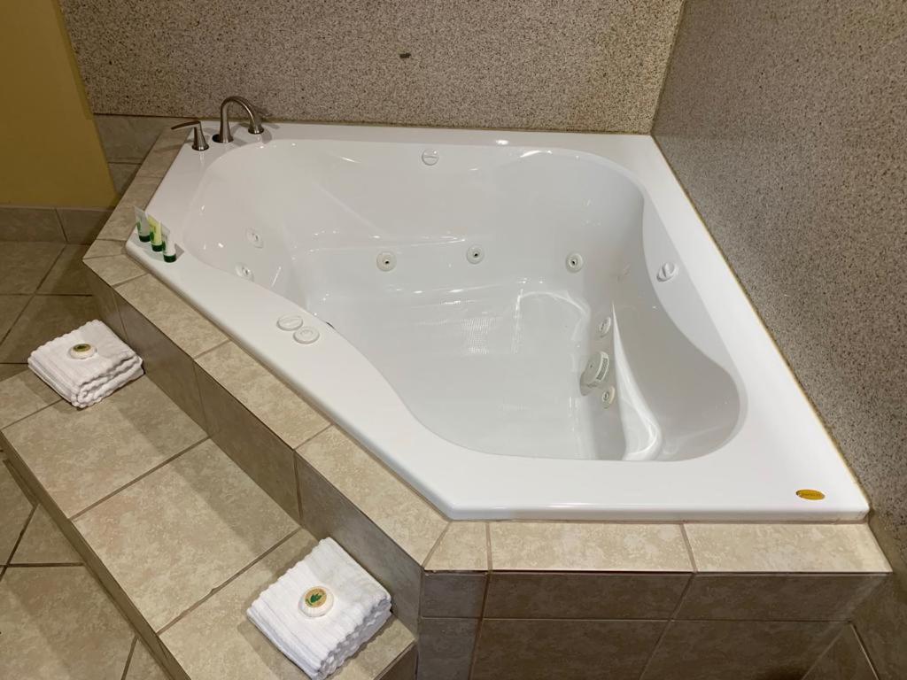 Journey Inn Марион Екстериор снимка